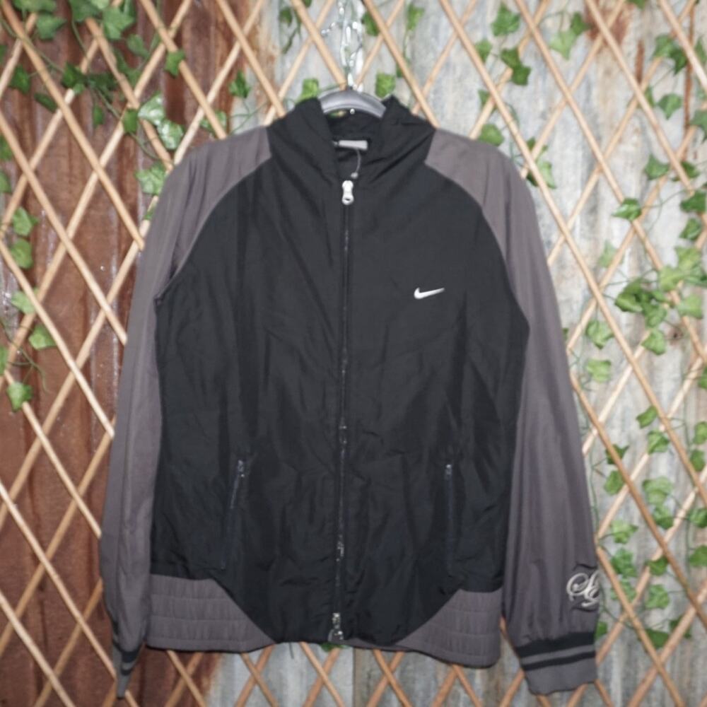L - Vintage Y2K Nike Jackets Coats description embroidered